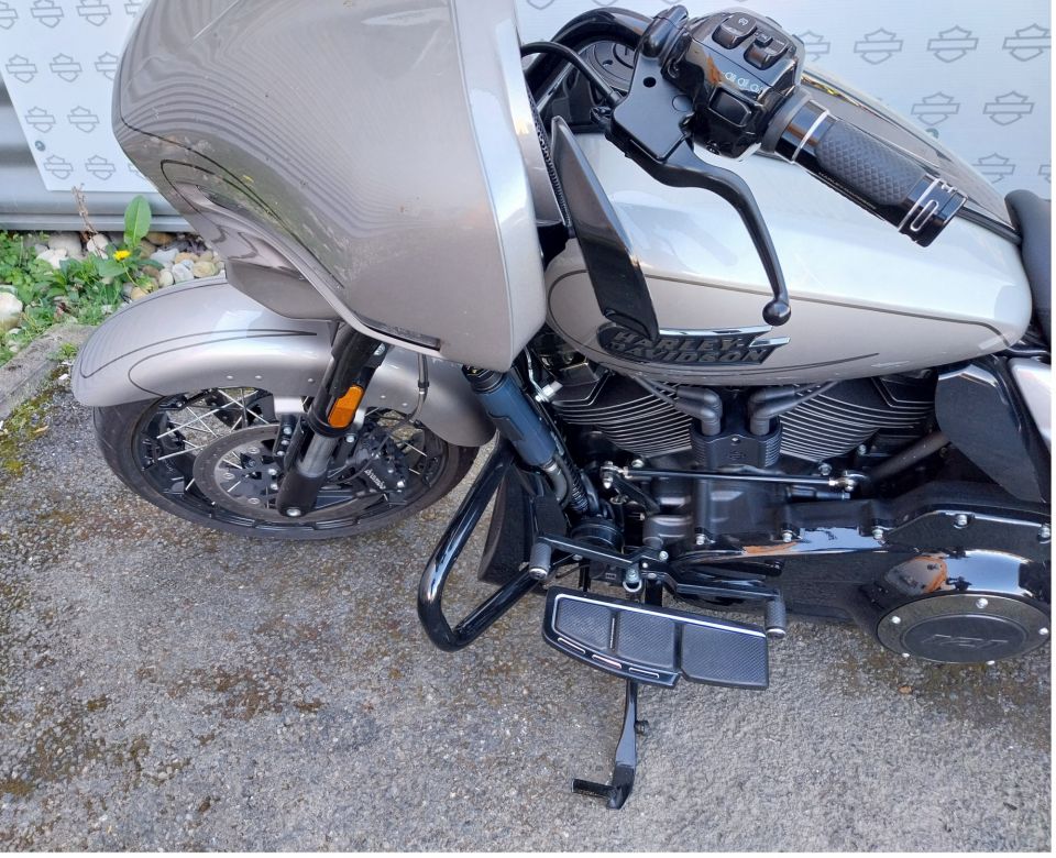 HARLEY-DAVIDSON TOURING STREET GLIDE 1977 CVO  4