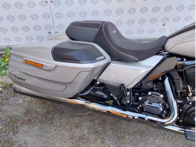 HARLEY-DAVIDSON TOURING STREET GLIDE 1977 CVO  4