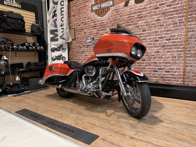 HARLEY-DAVIDSON TOURING ROAD GLIDE 1800 CVO 4