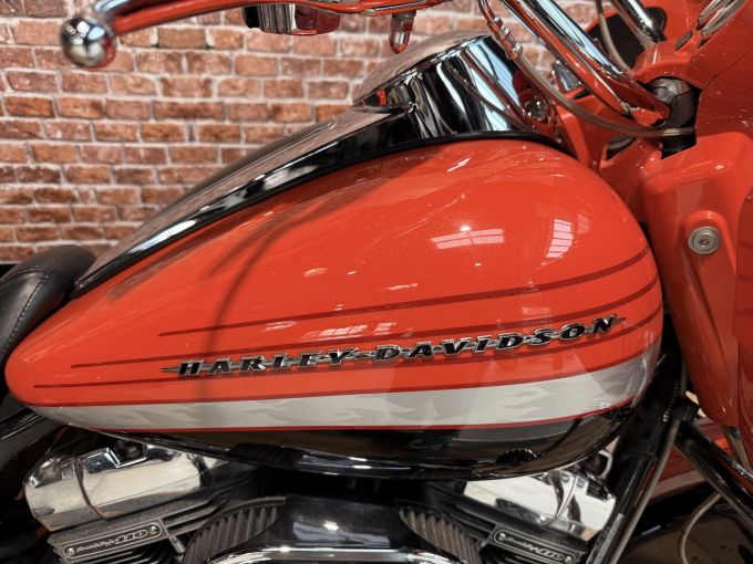 HARLEY-DAVIDSON TOURING ROAD GLIDE 1800 CVO 4