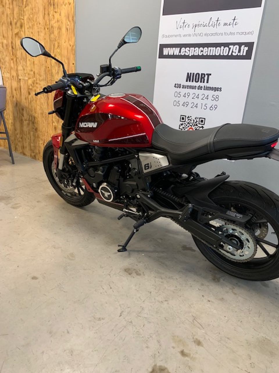 MOTO MORINI SEIEMMEZZO STR 650 4