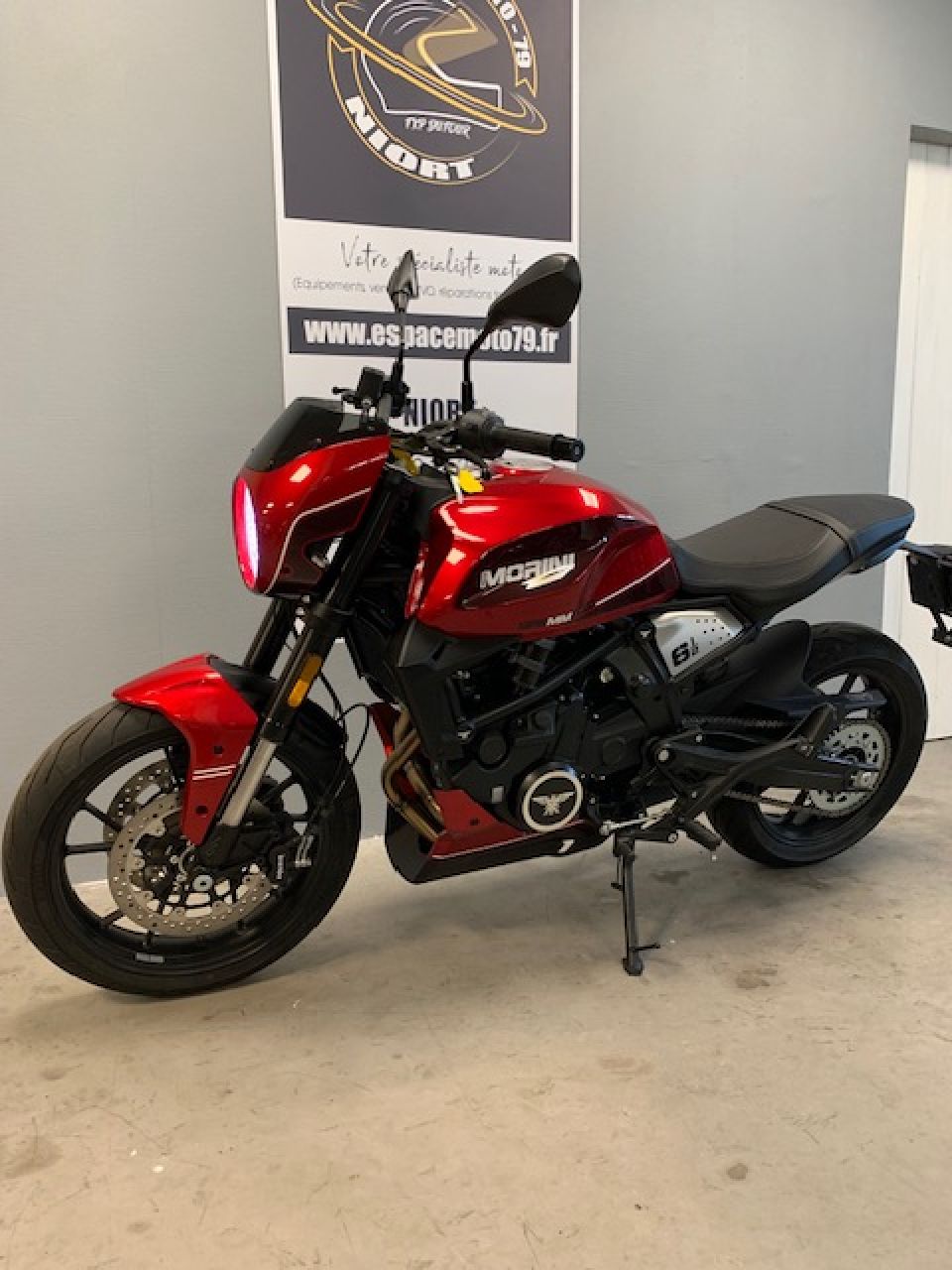 MOTO MORINI SEIEMMEZZO STR 650 4