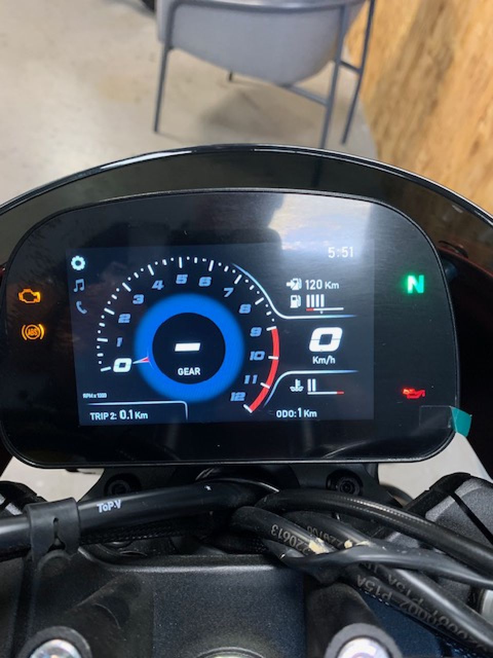 MOTO MORINI SEIEMMEZZO STR 650 4