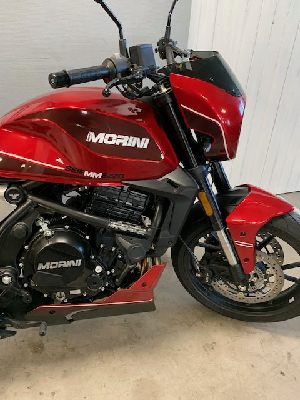 MOTO MORINI SEIEMMEZZO STR 650 4