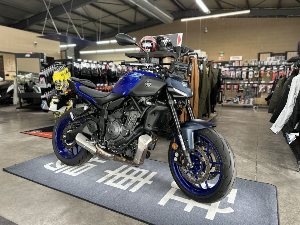 YAMAHA MT-07 Y-AMT 4