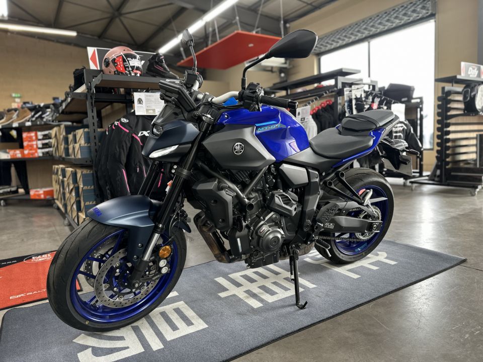 YAMAHA MT-07 Y-AMT 4