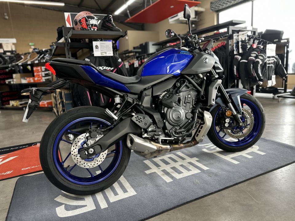 YAMAHA MT-07 Y-AMT 4