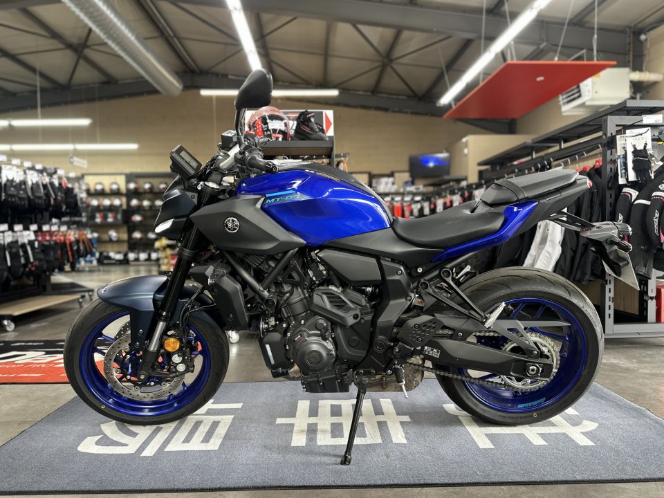 YAMAHA MT-07 Y-AMT 4