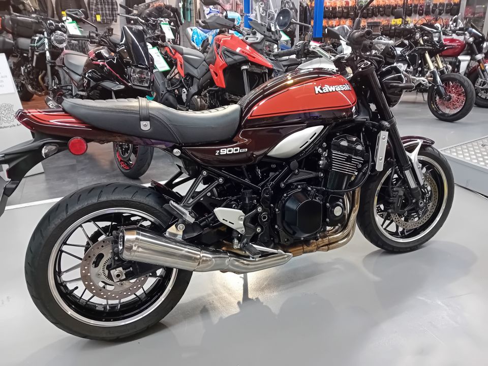 KAWASAKI Z900RS 4