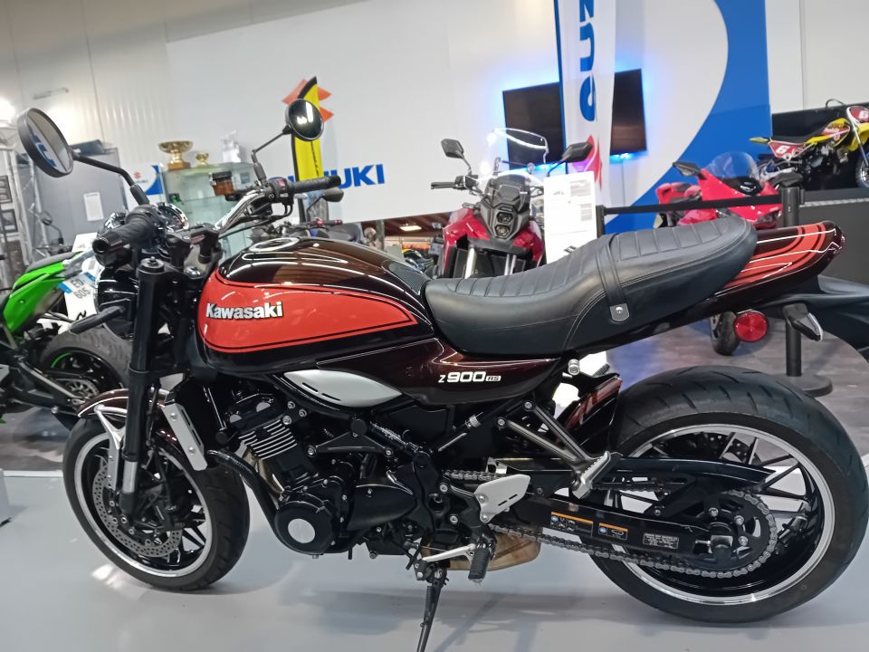 KAWASAKI Z900RS 4