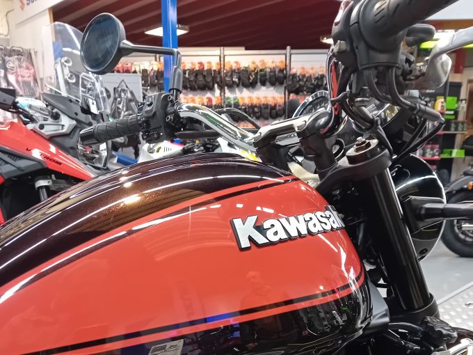 KAWASAKI Z900RS 4