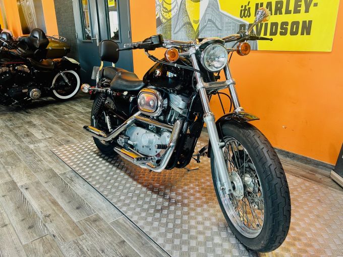 HARLEY-DAVIDSON SPORTSTER CUSTOM 883 4