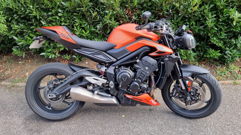 TRIUMPH STREET TRIPLE 765 R 4