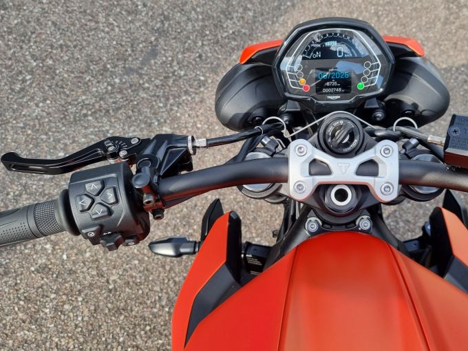 TRIUMPH STREET TRIPLE 765 R 4