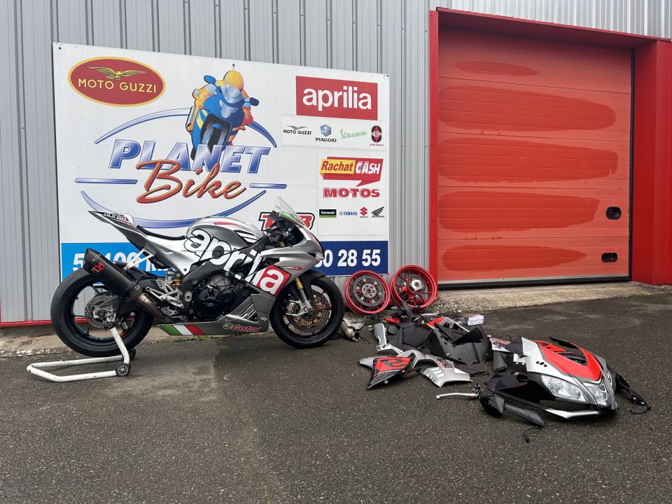 APRILIA RSV4 1000 RR 4