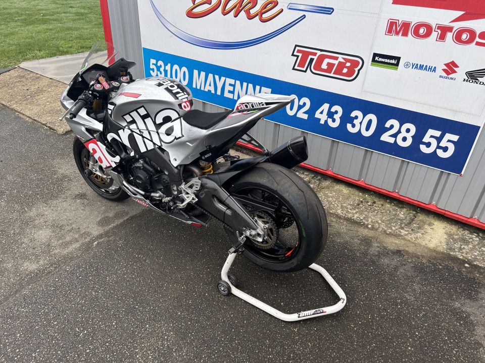 APRILIA RSV4 1000 RR 4
