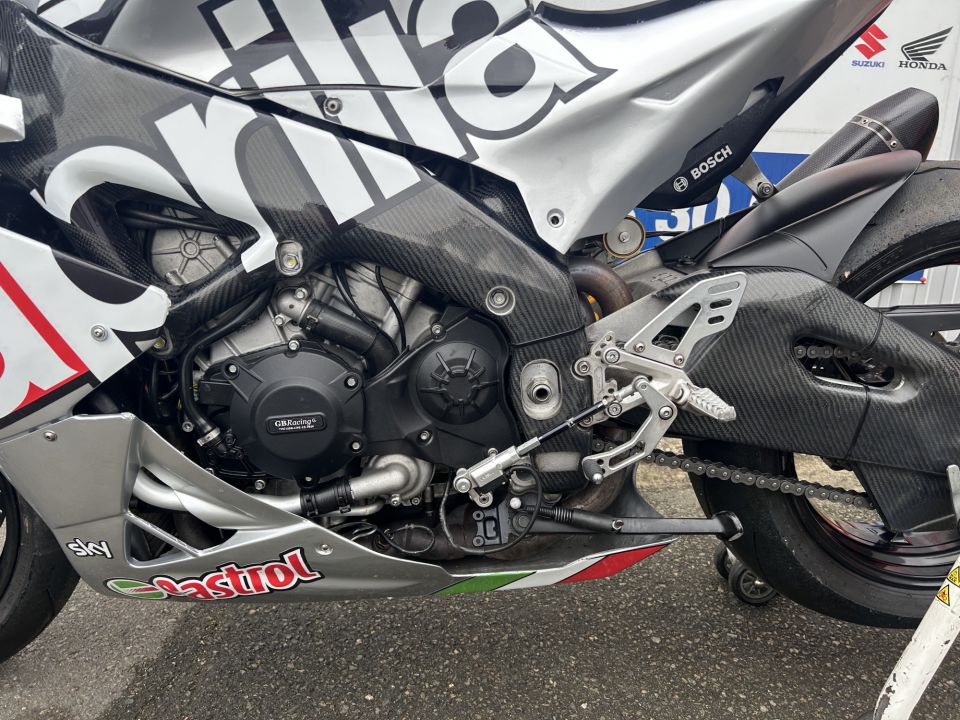 APRILIA RSV4 1000 RR 4