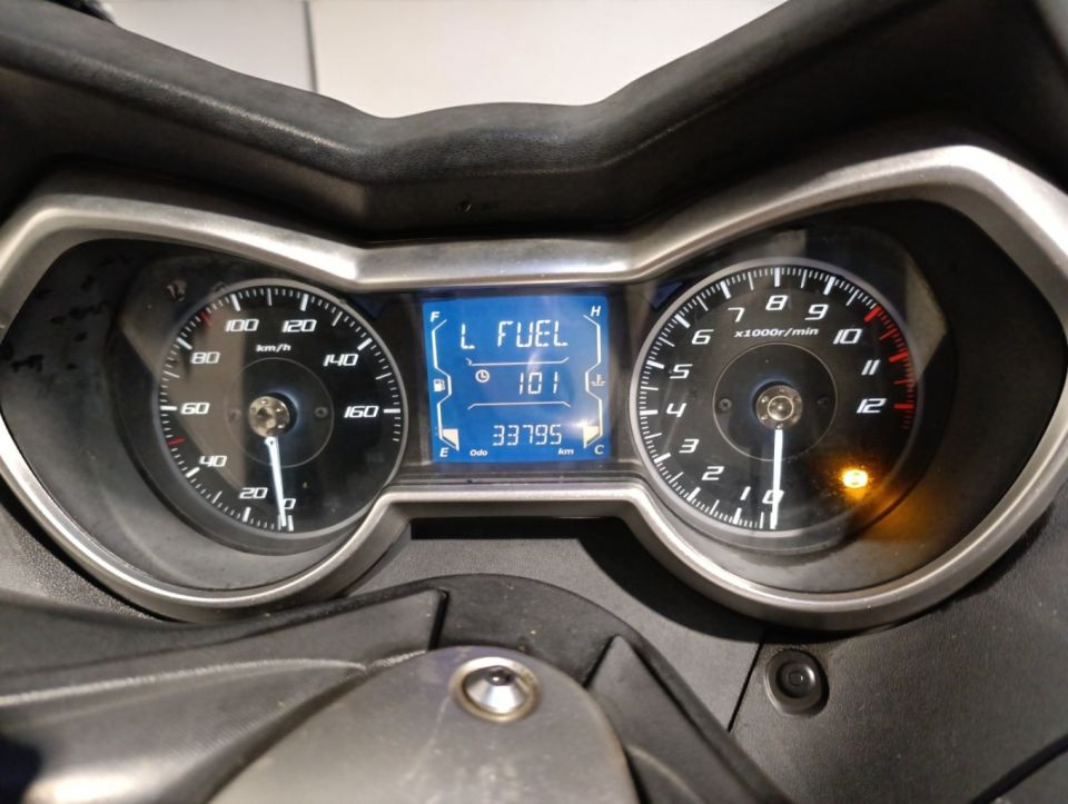 YAMAHA XMAX 125 4