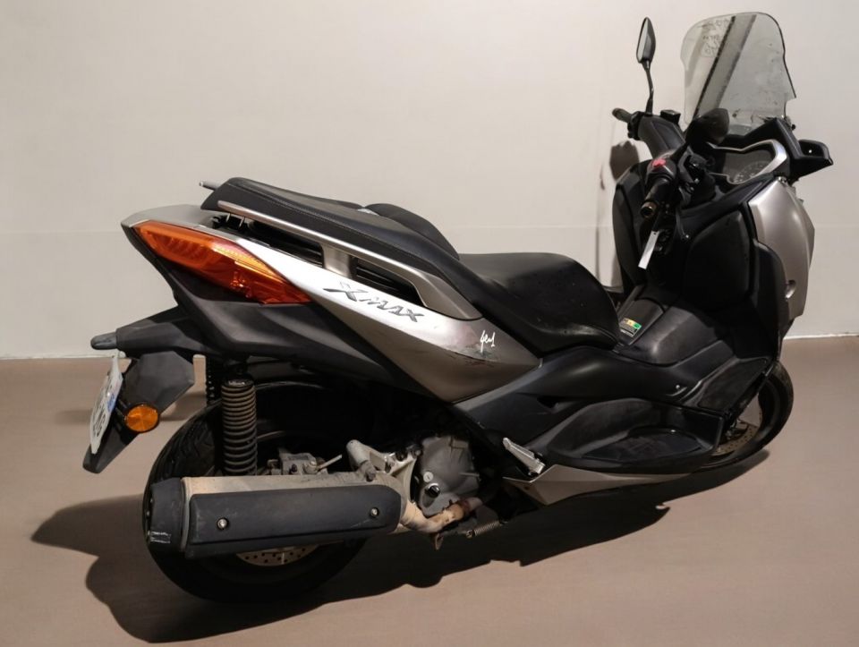 YAMAHA XMAX 125 4