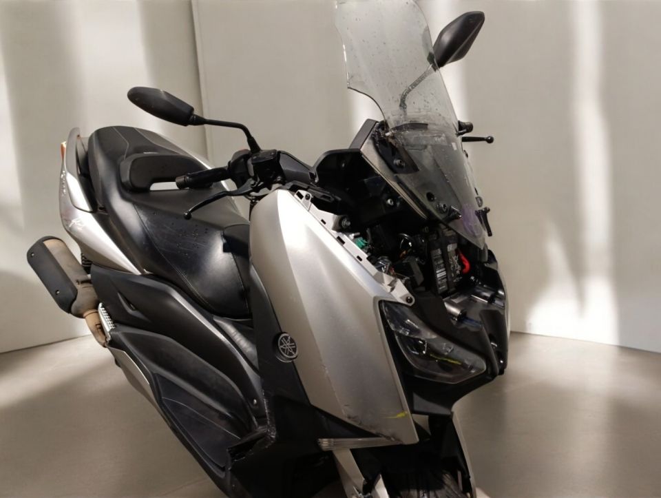YAMAHA XMAX 125 4