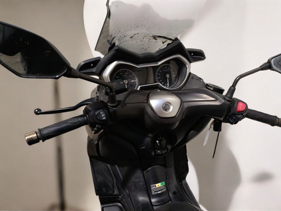 YAMAHA XMAX 125 4