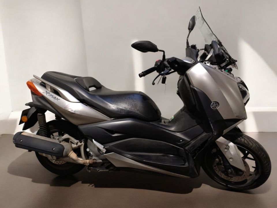 YAMAHA XMAX 125 4