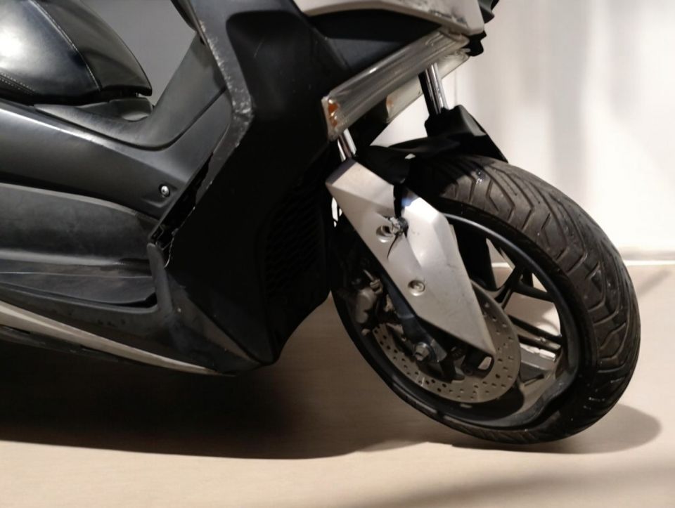 YAMAHA XMAX 125 4