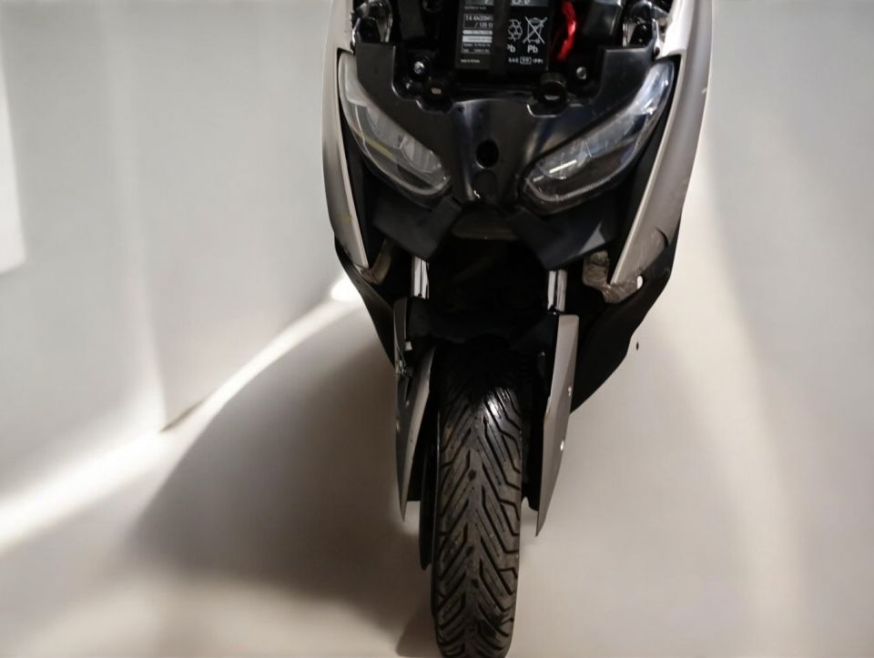 YAMAHA XMAX 125 4