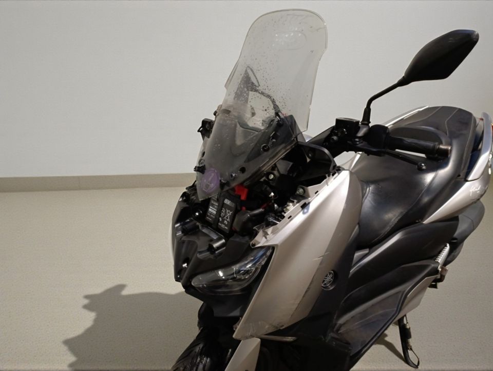 YAMAHA XMAX 125 4