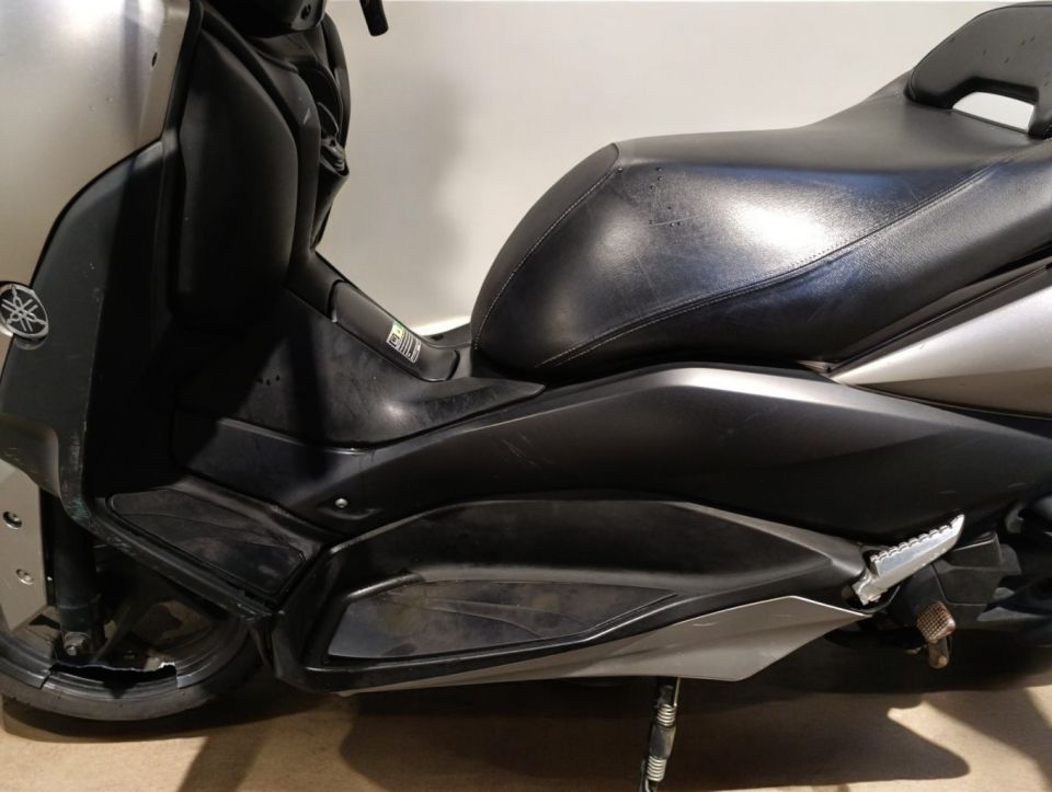 YAMAHA XMAX 125 4