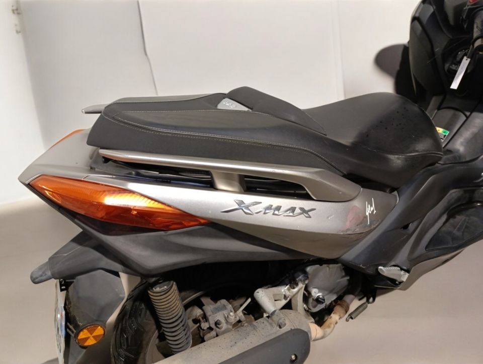 YAMAHA XMAX 125 4