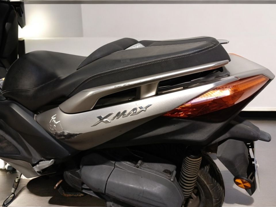 YAMAHA XMAX 125 4