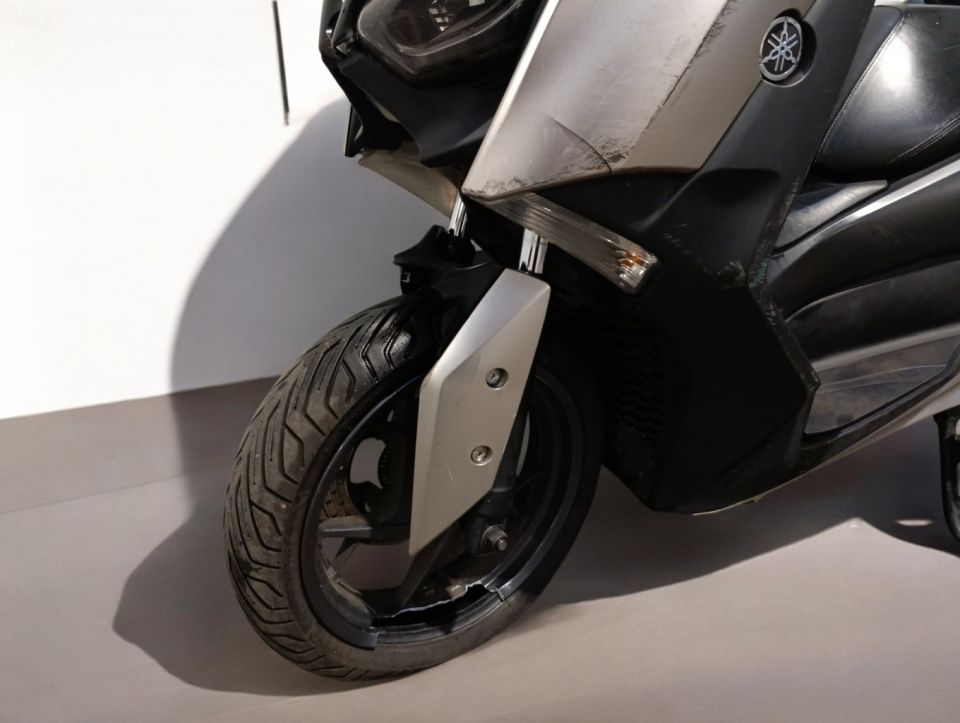 YAMAHA XMAX 125 4