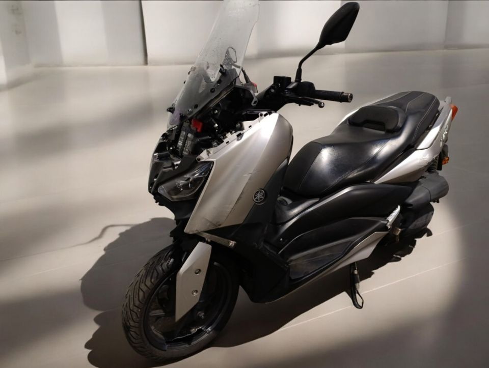 YAMAHA XMAX 125 4
