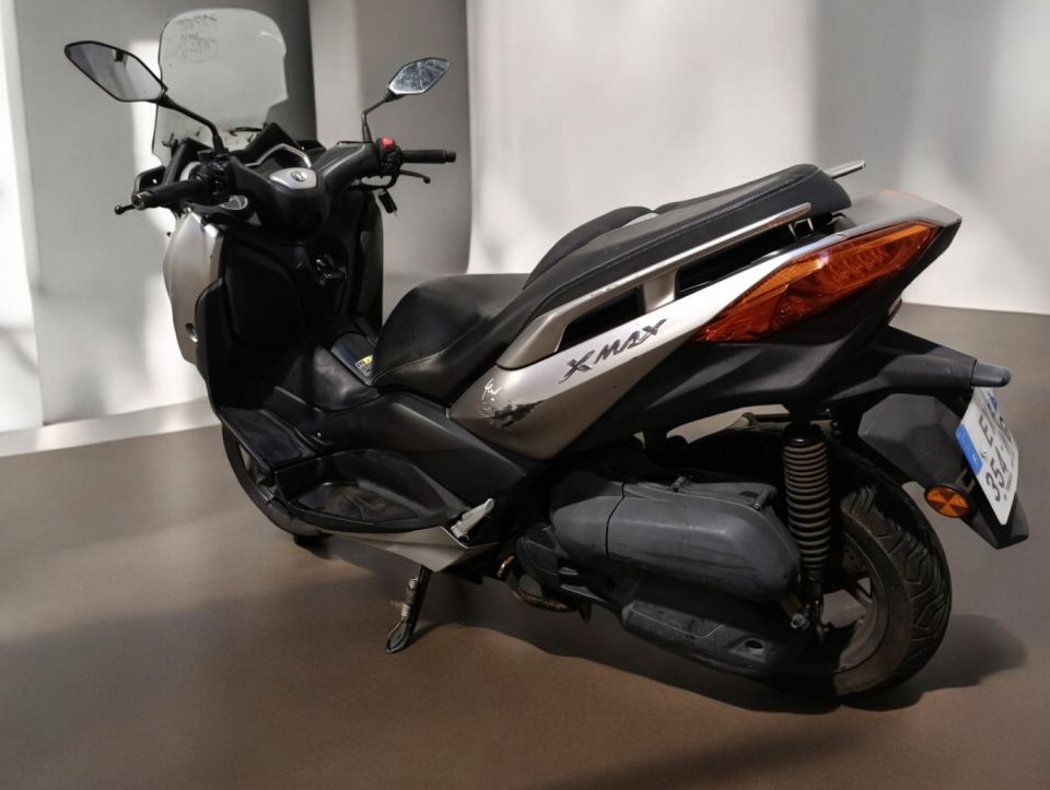 YAMAHA XMAX 125 4