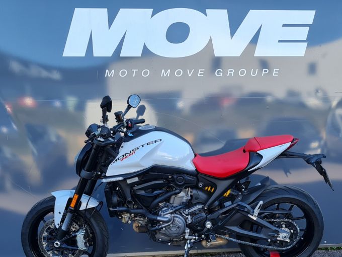 DUCATI MONSTER 937 4