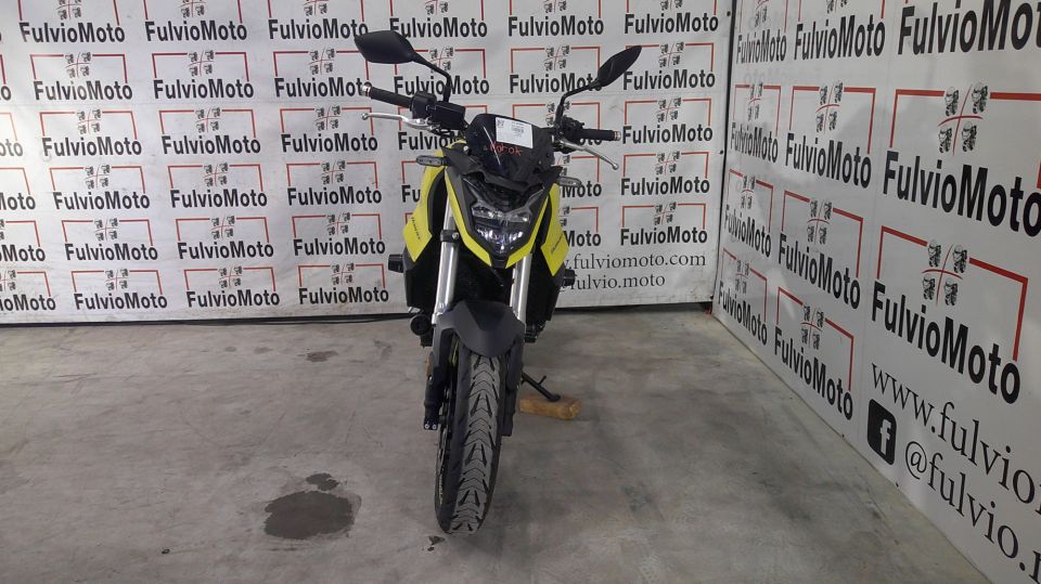 HONDA CB 750 HORNET 4