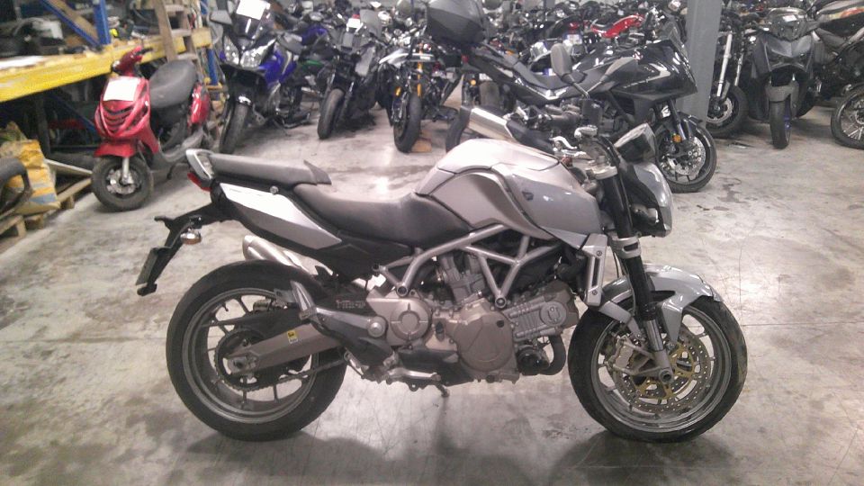 APRILIA MANA 850 4