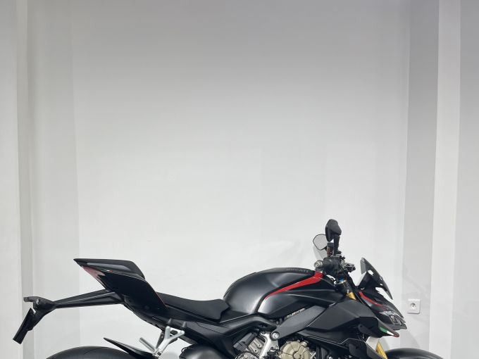 DUCATI STREETFIGHTER V4S 4