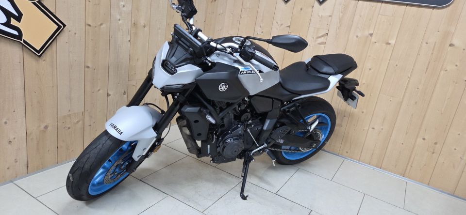 YAMAHA MT-07 (47.5CV) 4