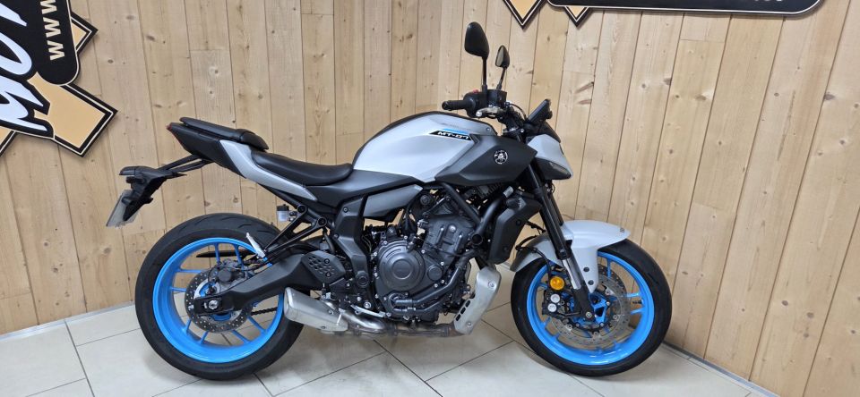 YAMAHA MT-07 (47.5CV) 4