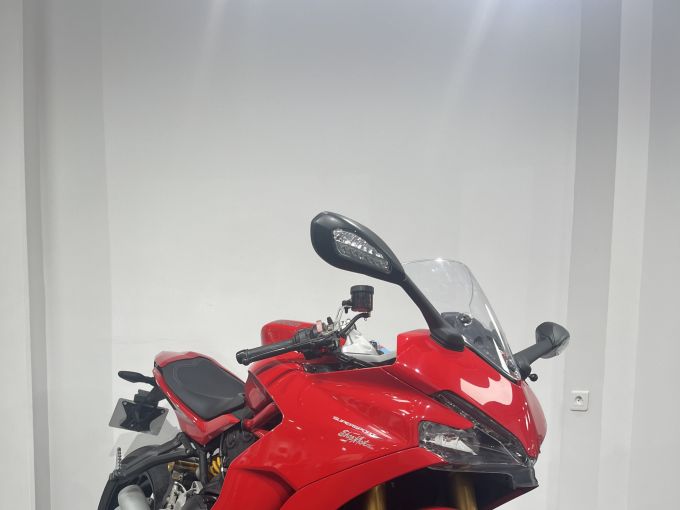 DUCATI SUPERSPORT 937 4