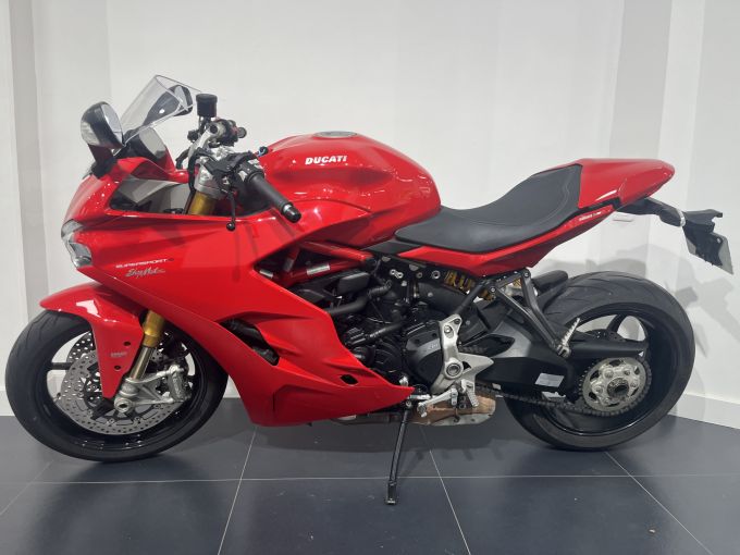 DUCATI SUPERSPORT 937 4