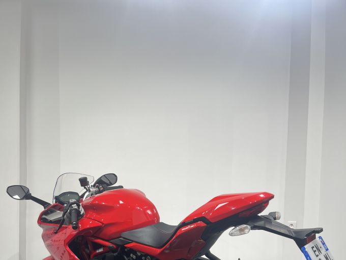 DUCATI SUPERSPORT 937 4