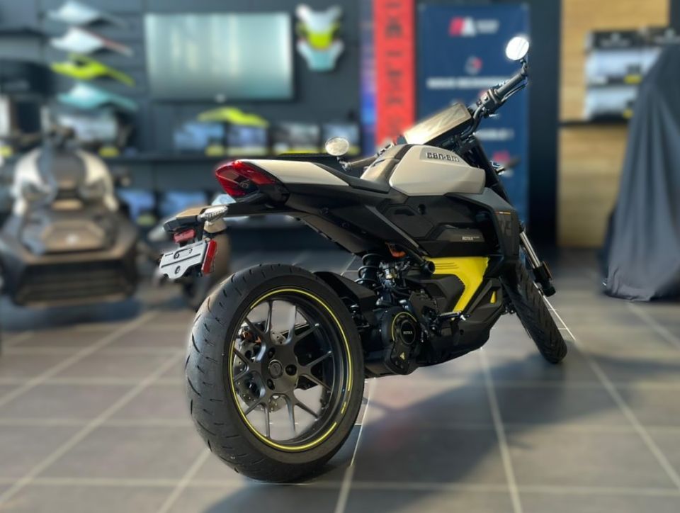 CAN-AM PULSE 73 35 KW 4