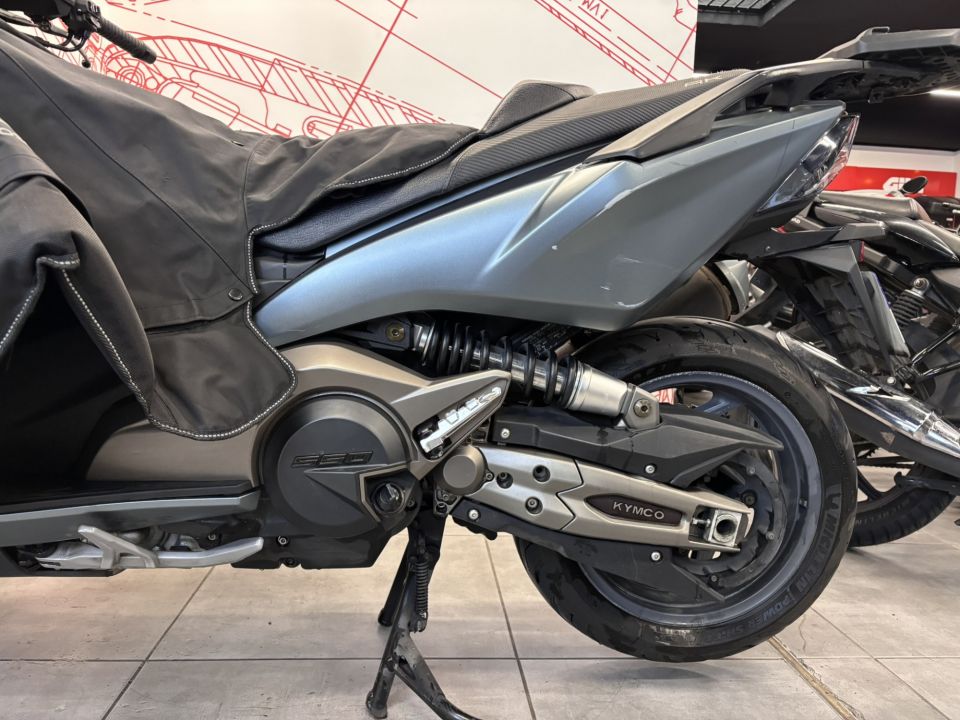 KYMCO AK 550 4
