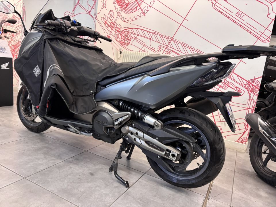 KYMCO AK 550 4