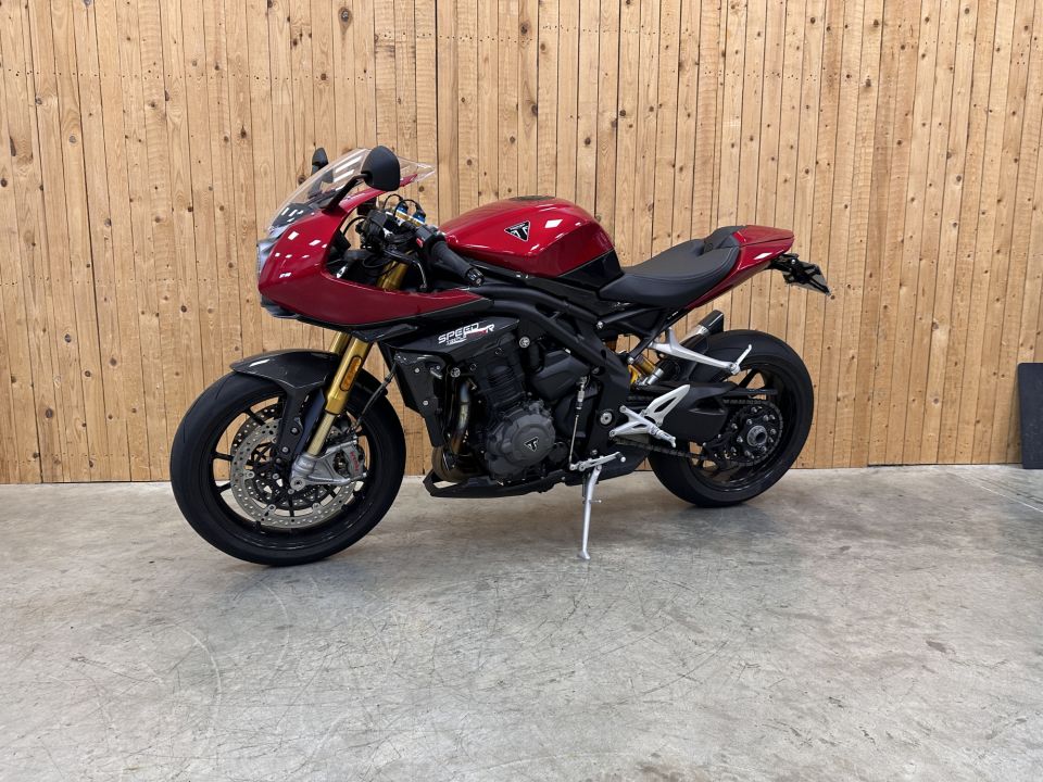 TRIUMPH SPEED TRIPLE 1200 RR 4