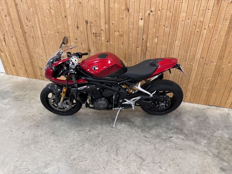 TRIUMPH SPEED TRIPLE 1200 RR 4