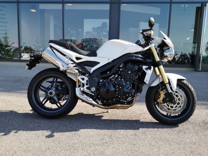 TRIUMPH SPEED TRIPLE 1050 4
